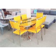 Стол и стулья желтые