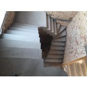 Бетонная лестница маршевая, комбинированная