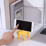 Пластмассовая подставка для телефона в виде стульчика
